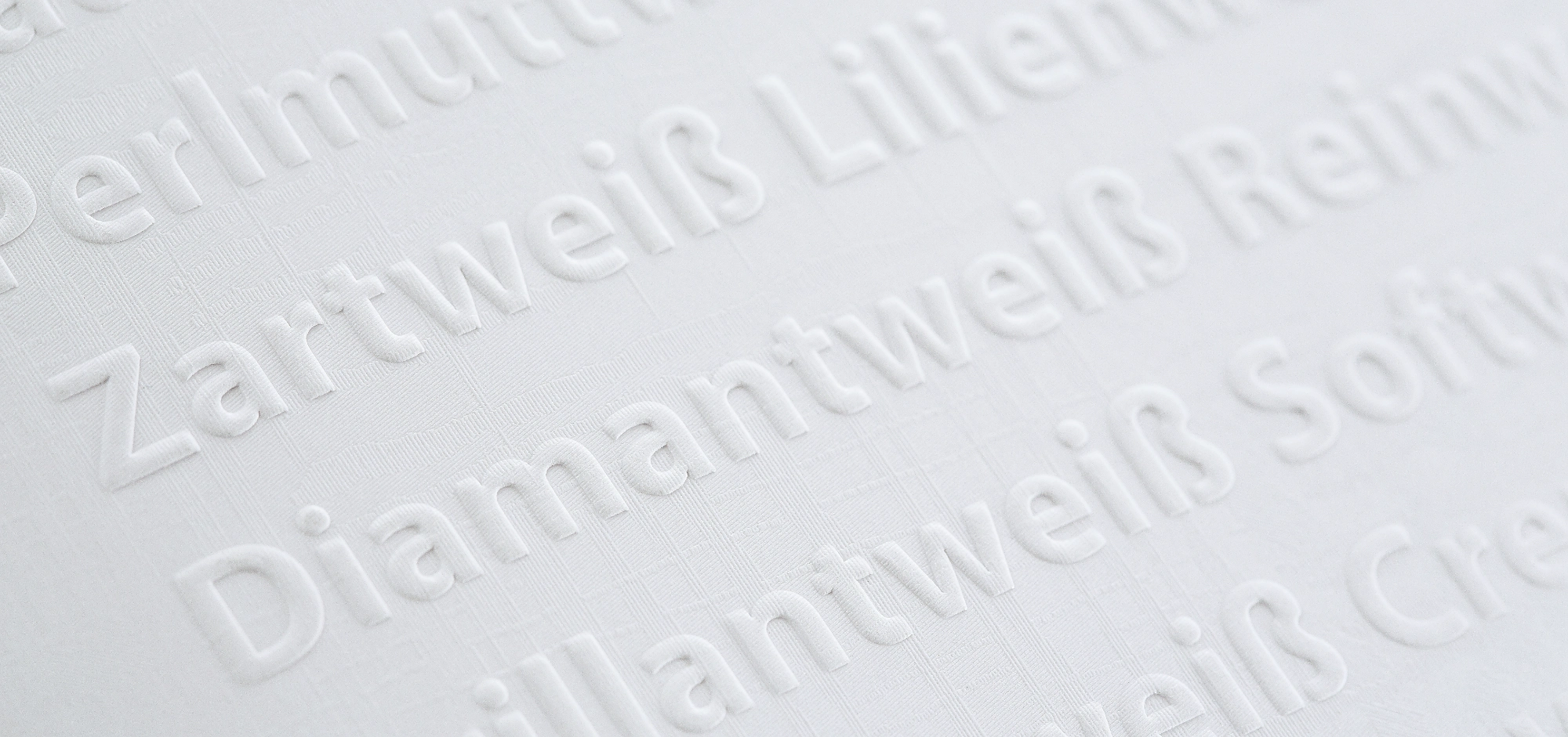 Veredelung mit Blindprägung bei Print-Designs